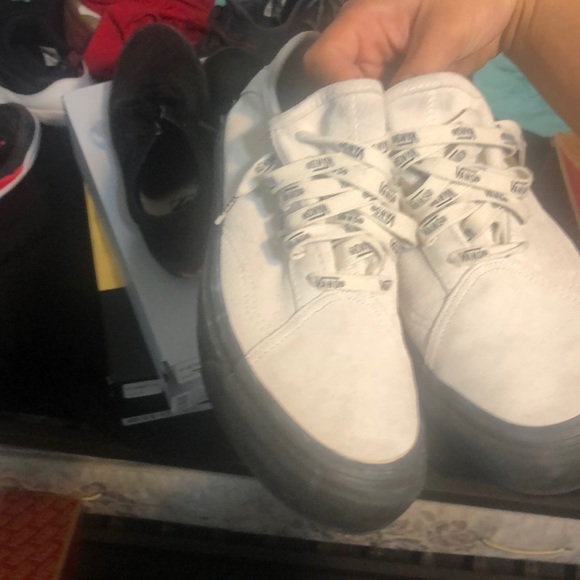 Vans - Picture 2 of 3